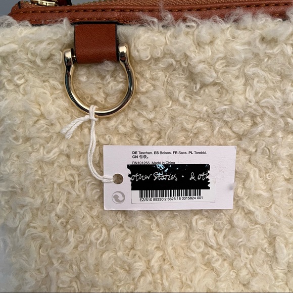 & Other Stories White Faux Fur Leather Zipper Clutch NWT - Picture 5 of 7